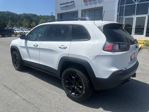 Used 2022 Jeep Cherokee Latitude w/ Sun & Sound Group AWD/4WD image 10
