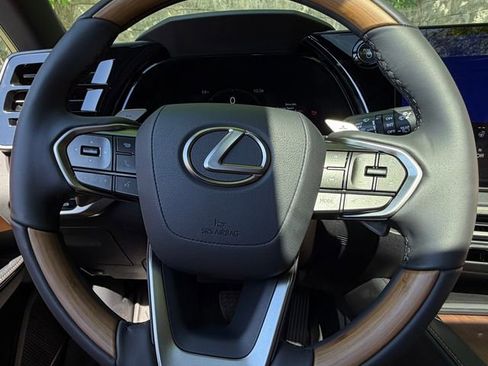 Certified 2025 Lexus RX 350 Premium FWD image 25