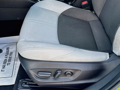 Used 2019 Toyota Corolla XSE FWD image 22