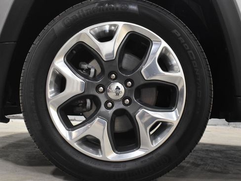 Used 2019 Jeep Compass Limited AWD/4WD image 30