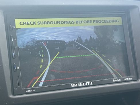 Used 2017 Hyundai Elantra SE image 18