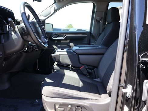 Used 2025 Chevrolet Silverado 1500 LT AWD/4WD image 22