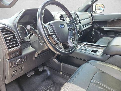 Used 2018 Ford Expedition Limited RWD image 9