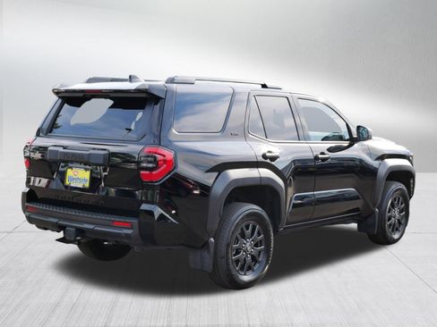 Used 2025 Toyota 4Runner SR5 AWD/4WD image 7