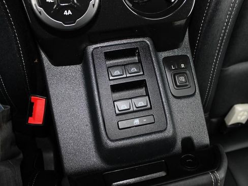 Used 2025 Ford Bronco Badlands image 44