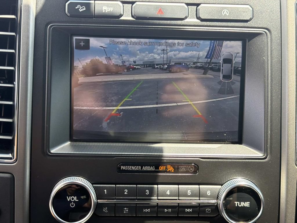 Used 2019 Ford Expedition XLT AWD/4WD image 32