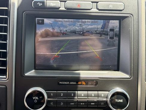 Used 2019 Ford Expedition XLT AWD/4WD image 32