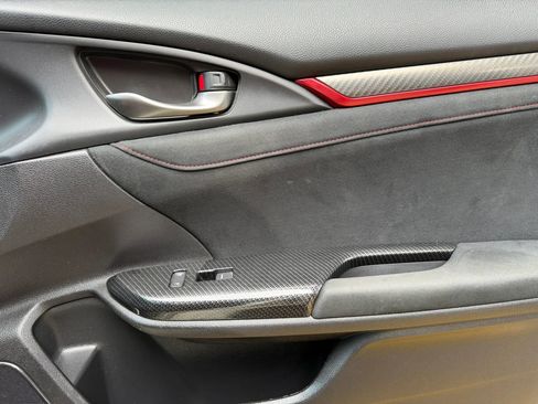 Used 2018 Honda Civic Type R image 15