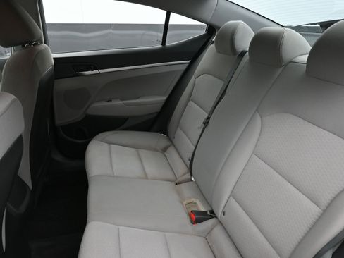 Used 2020 Hyundai Elantra SE image 21