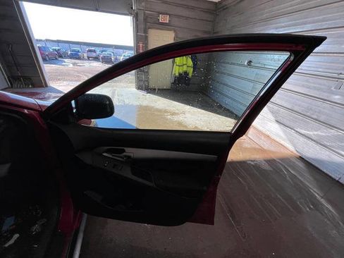 Used 2009 Pontiac Vibe w/ Preferred Package image 30