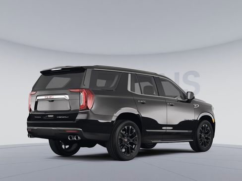 Used 2024 GMC Yukon Denali w/ Advanced Technology Package AWD/4WD image 4