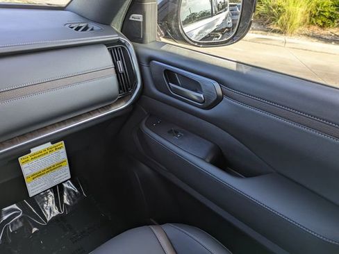 New 2026 Nissan Armada SL w/ Captain's Chari Seat Package image 20