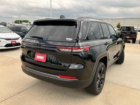 New 2026 Jeep Grand Cherokee Limited w/ Limited Altitude Package AWD/4WD image 6