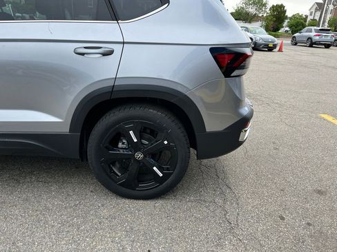 New 2026 Volkswagen Taos SEL AWD/4WD image 9