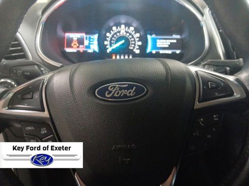 Used 2021 Ford Edge Titanium image 25