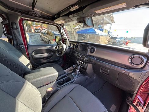 Used 2021 Jeep Wrangler Unlimited Sport image 17