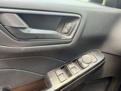 Certified 2025 Ford Escape Active AWD/4WD image 30