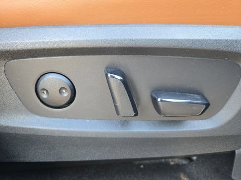 Used 2023 Nissan Pathfinder Platinum w/ Cargo Package image 27