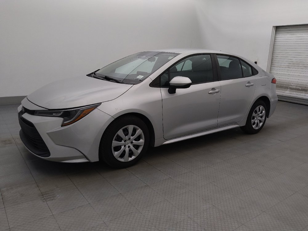 Used 2023 Toyota Corolla LE FWD image 2