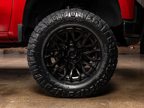 Used 2021 Chevrolet Silverado 1500 LT Trail Boss w/ Convenience Package II image 12