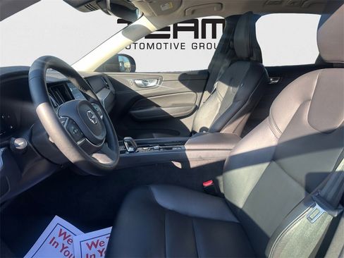 Used 2024 Volvo XC60 B5 Core image 25