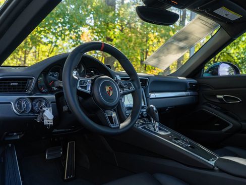 Used 2016 Porsche 911 Carrera S image 23