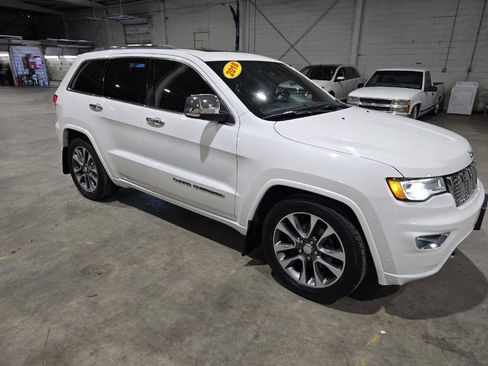 Used 2018 Jeep Grand Cherokee Overland AWD/4WD image 18