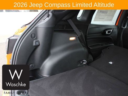 Used 2026 Jeep Compass Limited AWD/4WD image 18