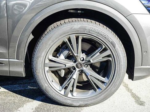 New 2026 Audi Q8 Premium image 9