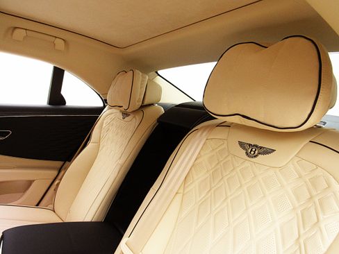 Used 2022 Bentley Flying Spur V8 AWD/4WD image 33