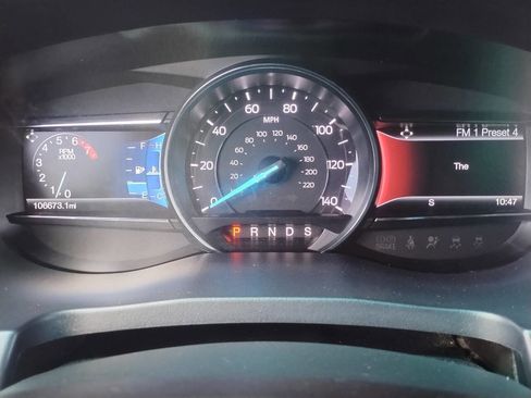 Used 2016 Ford Explorer XLT w/ Equipment Group 202A image 6