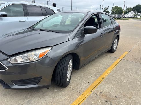 Used 2017 Ford Focus S FWD image 1