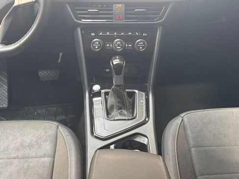 Used 2024 Volkswagen Taos SE FWD image 15