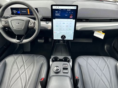 Certified 2022 Ford Mustang Mach-E Select image 3