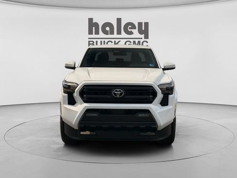Used 2025 Toyota Tacoma SR5 AWD/4WD image 8