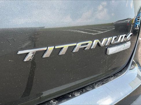Used 2019 Ford Edge Titanium w/ Equipment Group 301A AWD/4WD image 22