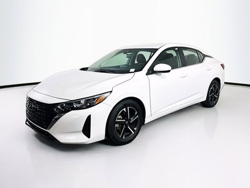 Used 2024 Nissan Sentra SV image 3