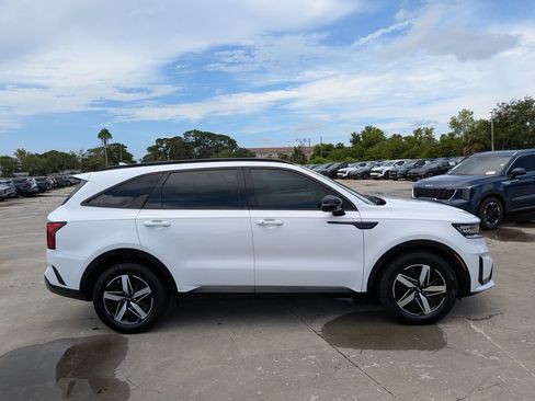 Used 2021 Kia Sorento S w/ Panoramic Sunroof Package FWD image 9