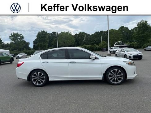 Used 2014 Honda Accord Sport image 6