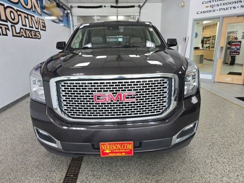 Used 2017 GMC Yukon Denali w/ Open Road Package AWD/4WD image 2