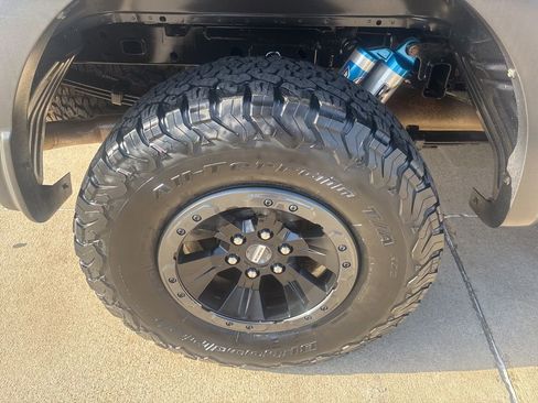 Used 2018 Ford F150 Raptor w/ Equipment Group 802A Luxury image 9