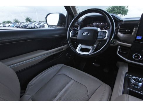 Used 2024 Ford Expedition Limited RWD image 11