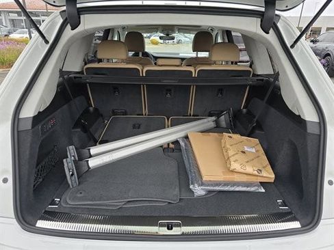 New 2025 Audi Q7 3.0T Prestige image 14