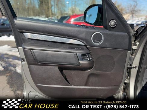 Used 2017 Land Rover Discovery First Edition image 14