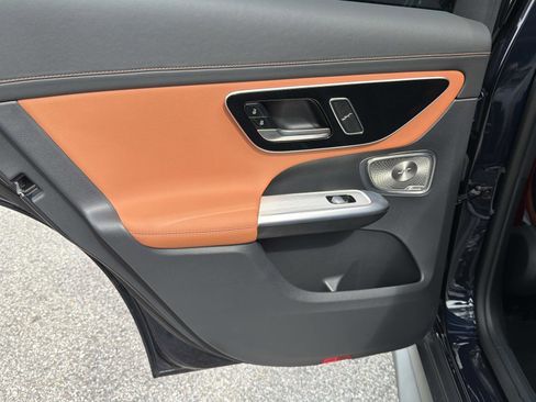 Certified 2024 Mercedes-Benz GLC 43 AMG 4MATIC image 11