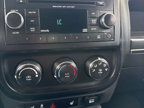 Used 2017 Jeep Patriot Latitude image 25