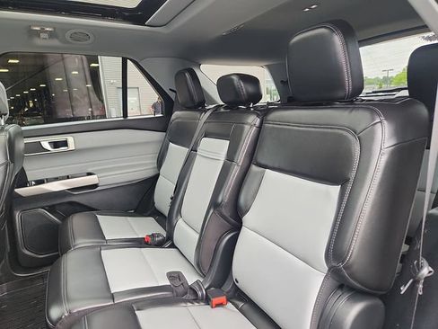 Certified 2023 Ford Explorer XLT w/ Equipment Group 202A AWD/4WD image 25