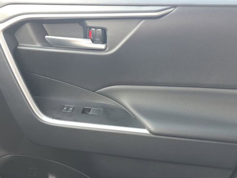 Used 2025 Toyota RAV4 XLE w/ Convenience Package image 20