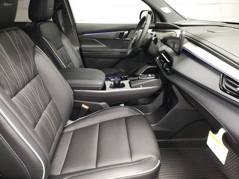 New 2026 Buick Enclave Avenir w/ Super Cruise Package AWD/4WD image 7