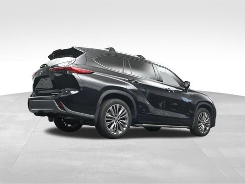 Used 2021 Toyota Highlander Platinum FWD image 13